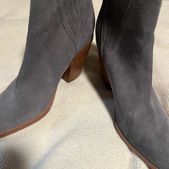 Marc Fisher Gray Suede Boots Sz 8 1/2 - Picture 13 of 14